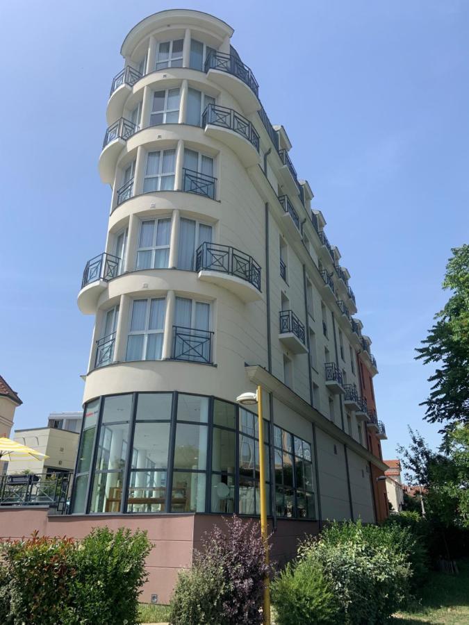 Residhome Neuilly Bords De Marne Ngoại thất bức ảnh